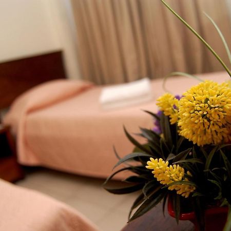 לאואג Isabel Suites מראה חיצוני תמונה