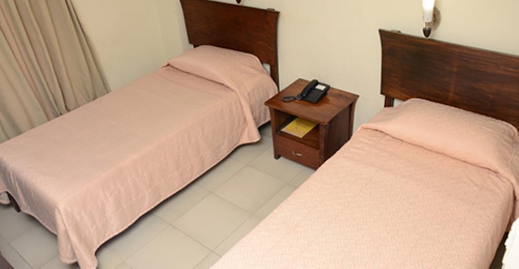 לאואג Isabel Suites חדר תמונה